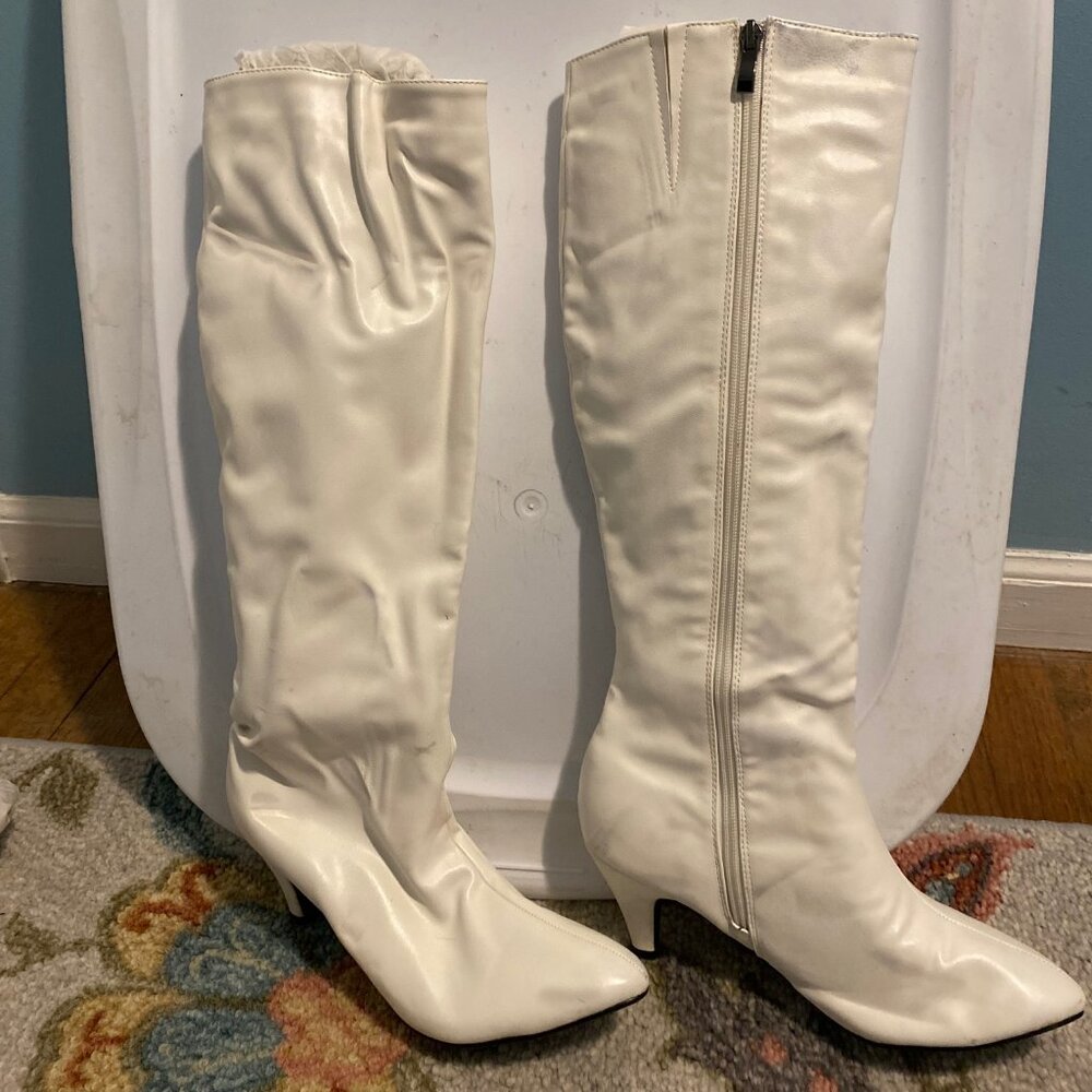 BCBGeneration Bianca Marlo Slouch To The Knee Boot Womens Size 8 White